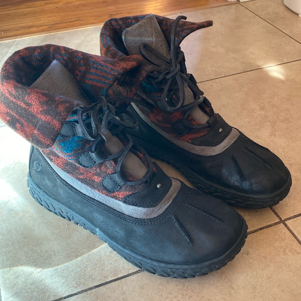 Born leather boots